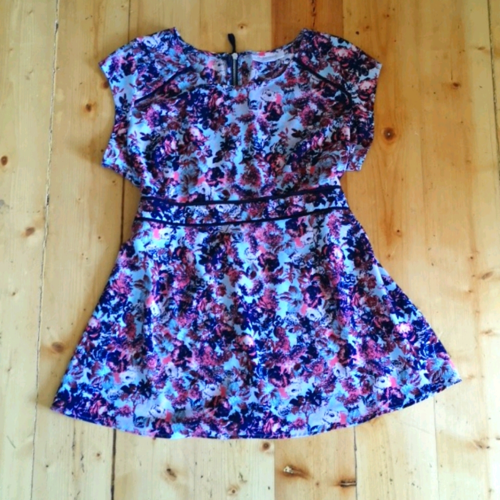 Motherhood Sleeveless blouse